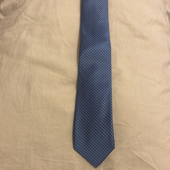 Calvin Klein silk blue tie - Picture 2 of 2